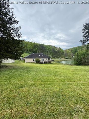 480 East Mud River Road, Milton, WV 25541