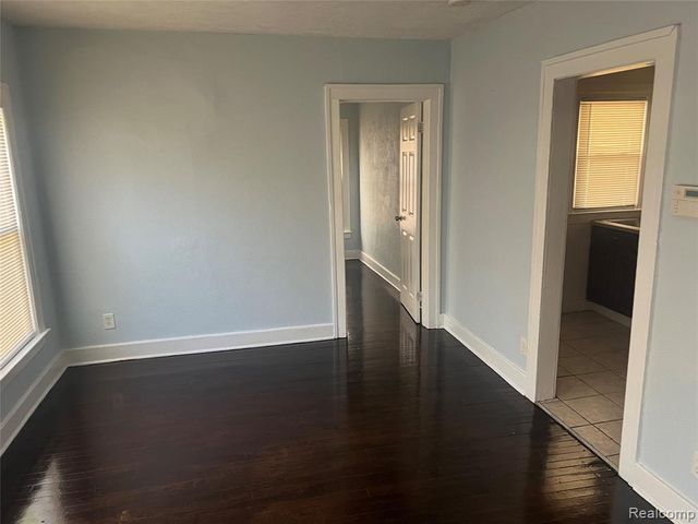 30 Mckinley Street, Pontiac, MI 48342