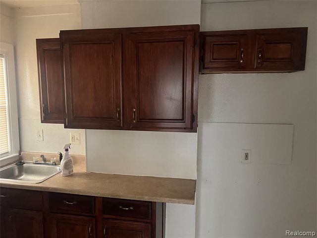 30 Mckinley Street, Pontiac, MI 48342