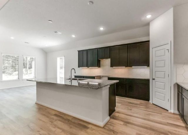 240 County Road 3081, Cleveland, TX 77327