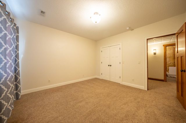 10969 E BOWLING LN, Columbia, MO 65201