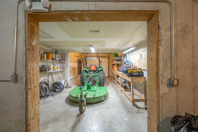 10969 E BOWLING LN, Columbia, MO 65201