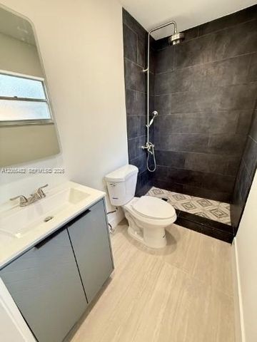 3931 SW 51st St 1-2, Dania Beach, FL 33312
