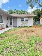 3931 SW 51st St 1-2, Dania Beach, FL 33312