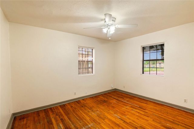 210 Tarlton St, Corpus Christi, TX 78415