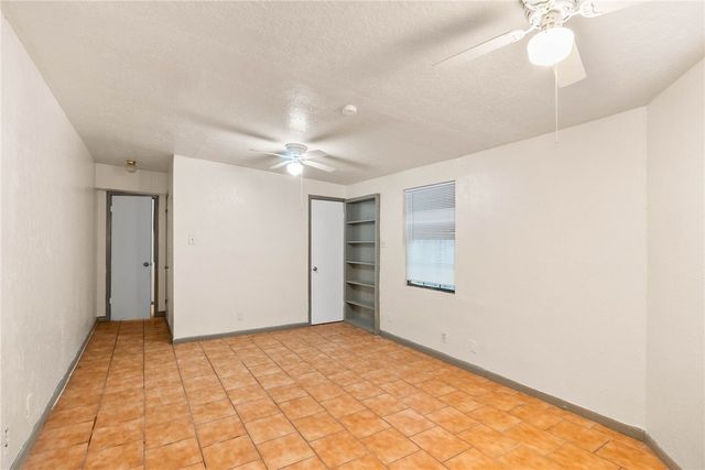 210 Tarlton St, Corpus Christi, TX 78415