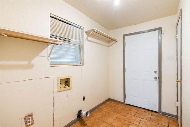 210 Tarlton St, Corpus Christi, TX 78415