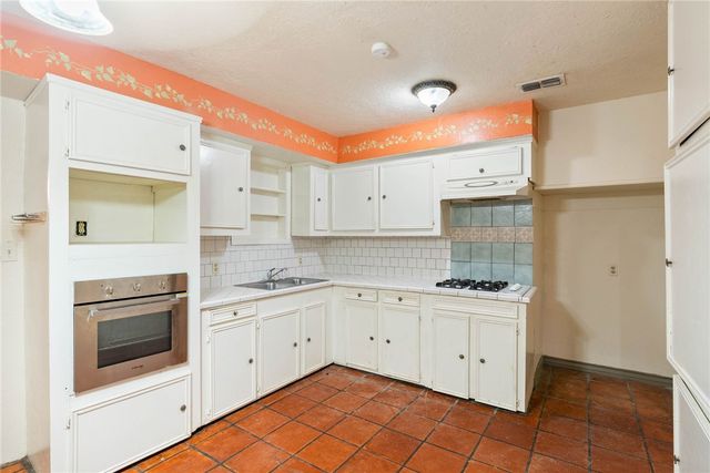 210 Tarlton St, Corpus Christi, TX 78415