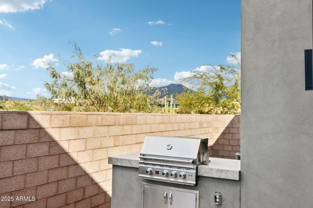 37200 N CAVE CREEK Road 1037, Scottsdale, AZ 85262