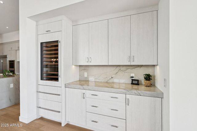 37200 N CAVE CREEK Road 1037, Scottsdale, AZ 85262