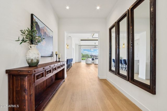 37200 N CAVE CREEK Road 1037, Scottsdale, AZ 85262