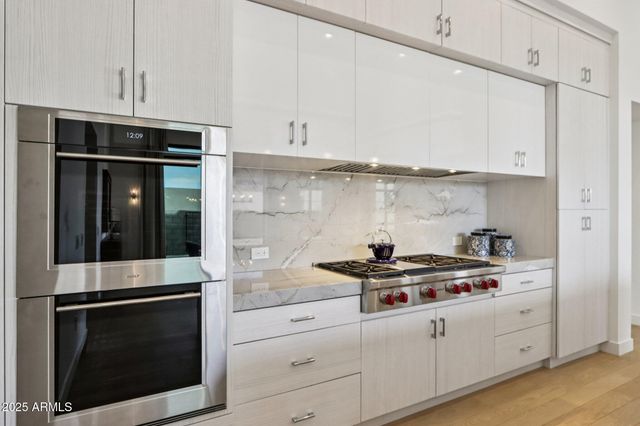 37200 N CAVE CREEK Road 1037, Scottsdale, AZ 85262