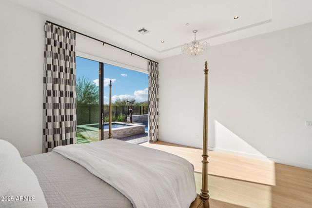 37200 N CAVE CREEK Road 1037, Scottsdale, AZ 85262