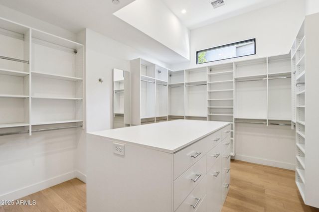 37200 N CAVE CREEK Road 1037, Scottsdale, AZ 85262