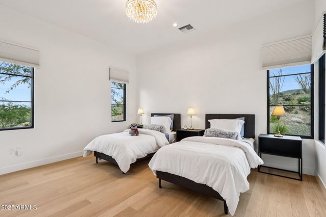 37200 N CAVE CREEK Road 1037, Scottsdale, AZ 85262