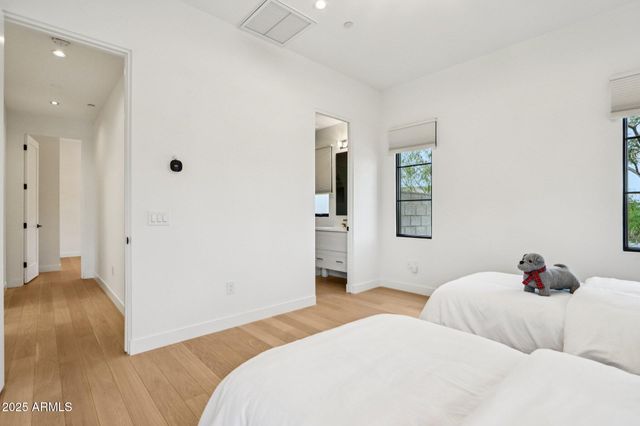 37200 N CAVE CREEK Road 1037, Scottsdale, AZ 85262