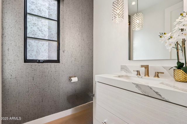 37200 N CAVE CREEK Road 1037, Scottsdale, AZ 85262