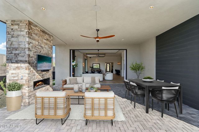 37200 N CAVE CREEK Road 1037, Scottsdale, AZ 85262