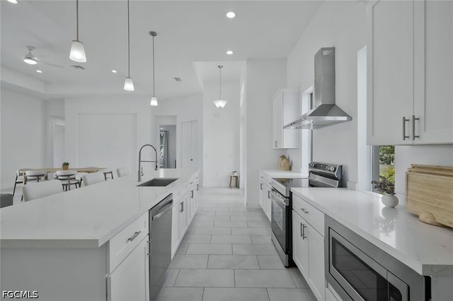 1428 NW 27th PL, Cape Coral, FL 33993