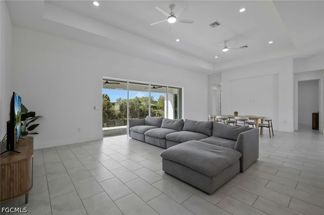 1428 NW 27th PL, Cape Coral, FL 33993