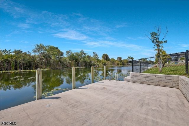 1428 NW 27th PL, Cape Coral, FL 33993