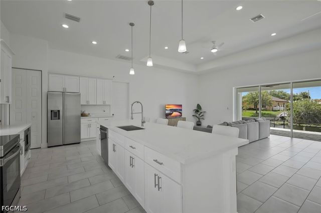 1428 NW 27th PL, Cape Coral, FL 33993