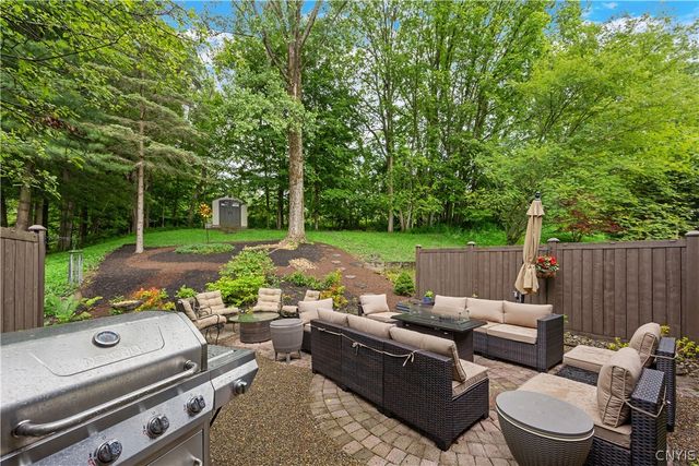 21 Jarvis Drive, Manlius, NY 13104