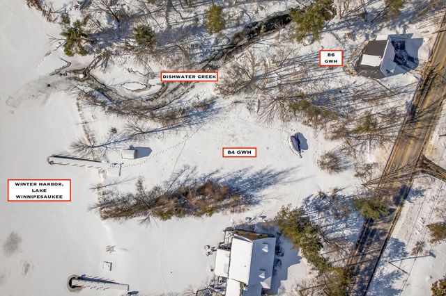 86 Governor Wentworth Highway, Tuftonboro, NH 03853