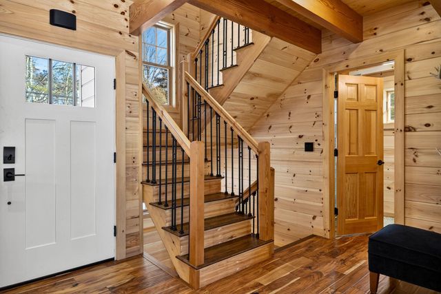 86 Governor Wentworth Highway, Tuftonboro, NH 03853