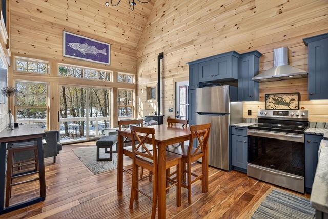 86 Governor Wentworth Highway, Tuftonboro, NH 03853