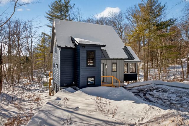 86 Governor Wentworth Highway, Tuftonboro, NH 03853