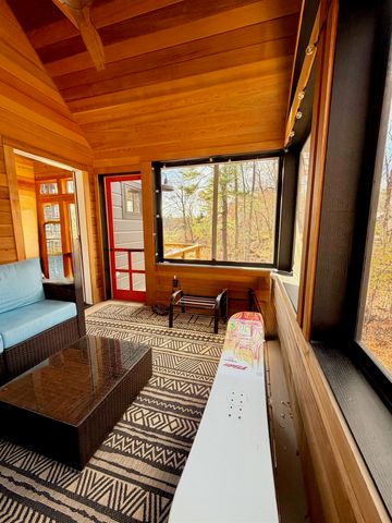 86 Governor Wentworth Highway, Tuftonboro, NH 03853