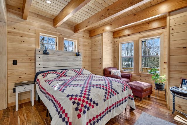 86 Governor Wentworth Highway, Tuftonboro, NH 03853