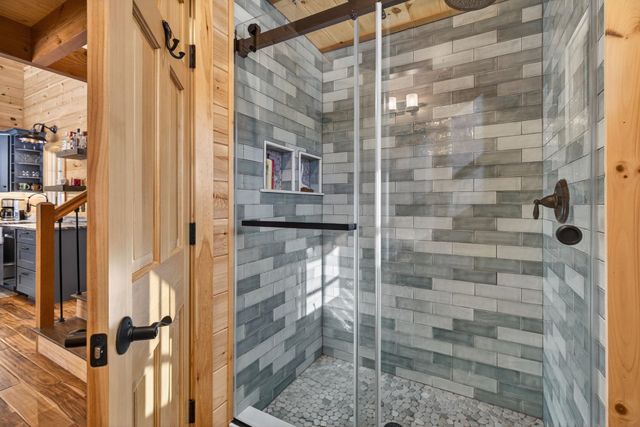 86 Governor Wentworth Highway, Tuftonboro, NH 03853