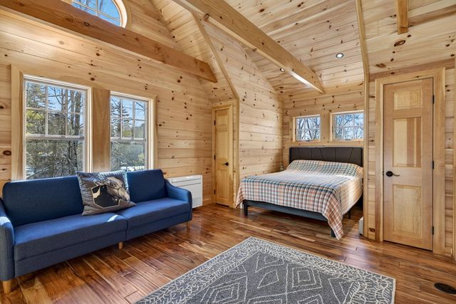 86 Governor Wentworth Highway, Tuftonboro, NH 03853