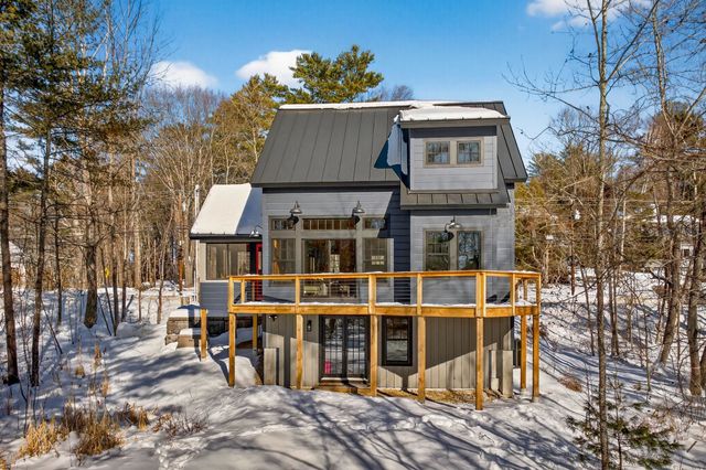 86 Governor Wentworth Highway, Tuftonboro, NH 03853