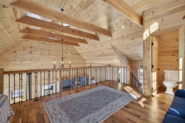 86 Governor Wentworth Highway, Tuftonboro, NH 03853