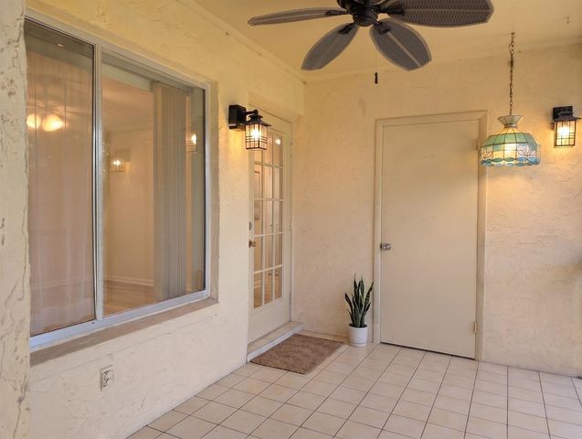 327 Pine Ridge Circle B-2, Greenacres, FL 33463