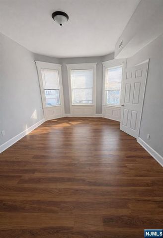 103 10th Street, Newark, NJ 07107