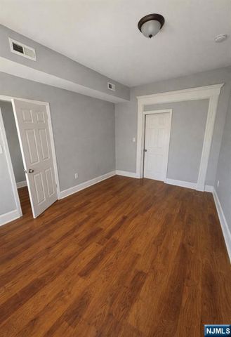 103 10th Street, Newark, NJ 07107