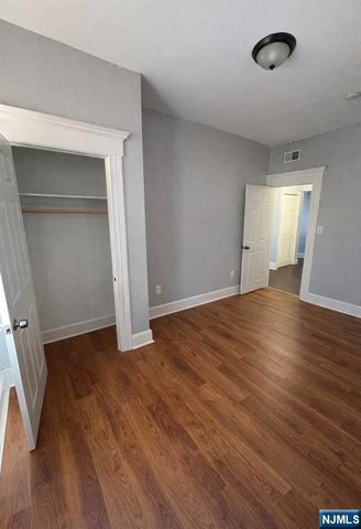 103 10th Street, Newark, NJ 07107