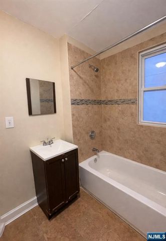 103 10th Street, Newark, NJ 07107