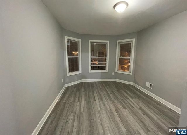 103 10th Street, Newark, NJ 07107