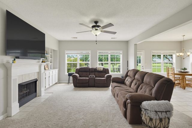 25 FAIROAKS DR, Oakland, TN 38060