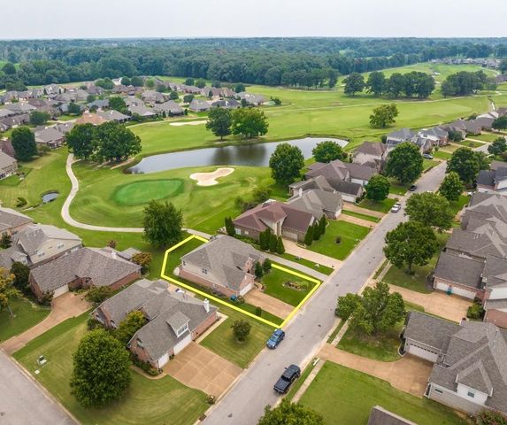 25 FAIROAKS DR, Oakland, TN 38060