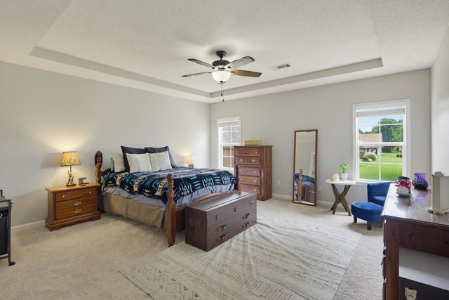 25 FAIROAKS DR, Oakland, TN 38060
