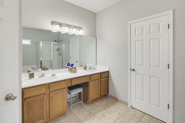 25 FAIROAKS DR, Oakland, TN 38060