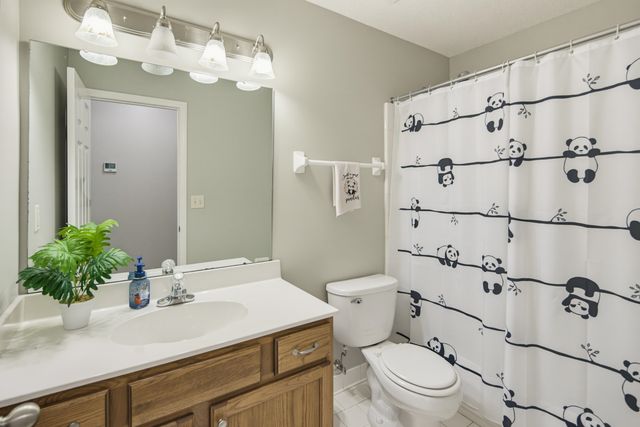 25 FAIROAKS DR, Oakland, TN 38060