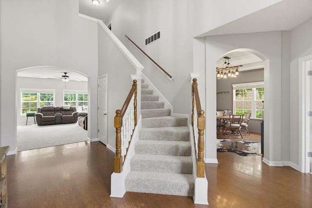 25 FAIROAKS DR, Oakland, TN 38060