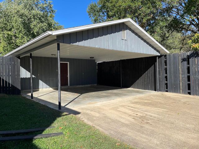 801 Patton Avenue, Cabool, MO 65689